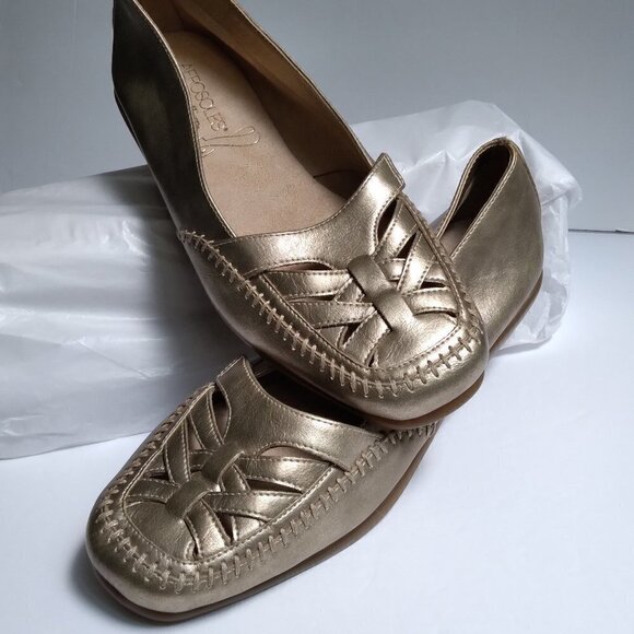 New Without Box Aerosoles Stitch N' Turn Woven Loafers Laboratory Gold Size 8M - Picture 1 of 8